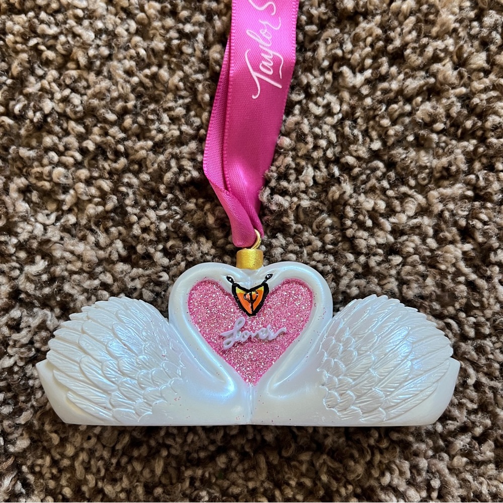 NEW Taylor Swift Lover Swan Ornament